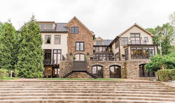 The Lake House Inn